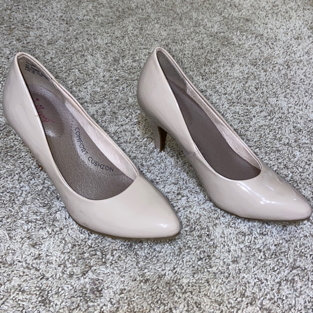 jellypop tan stiletto heels size 6